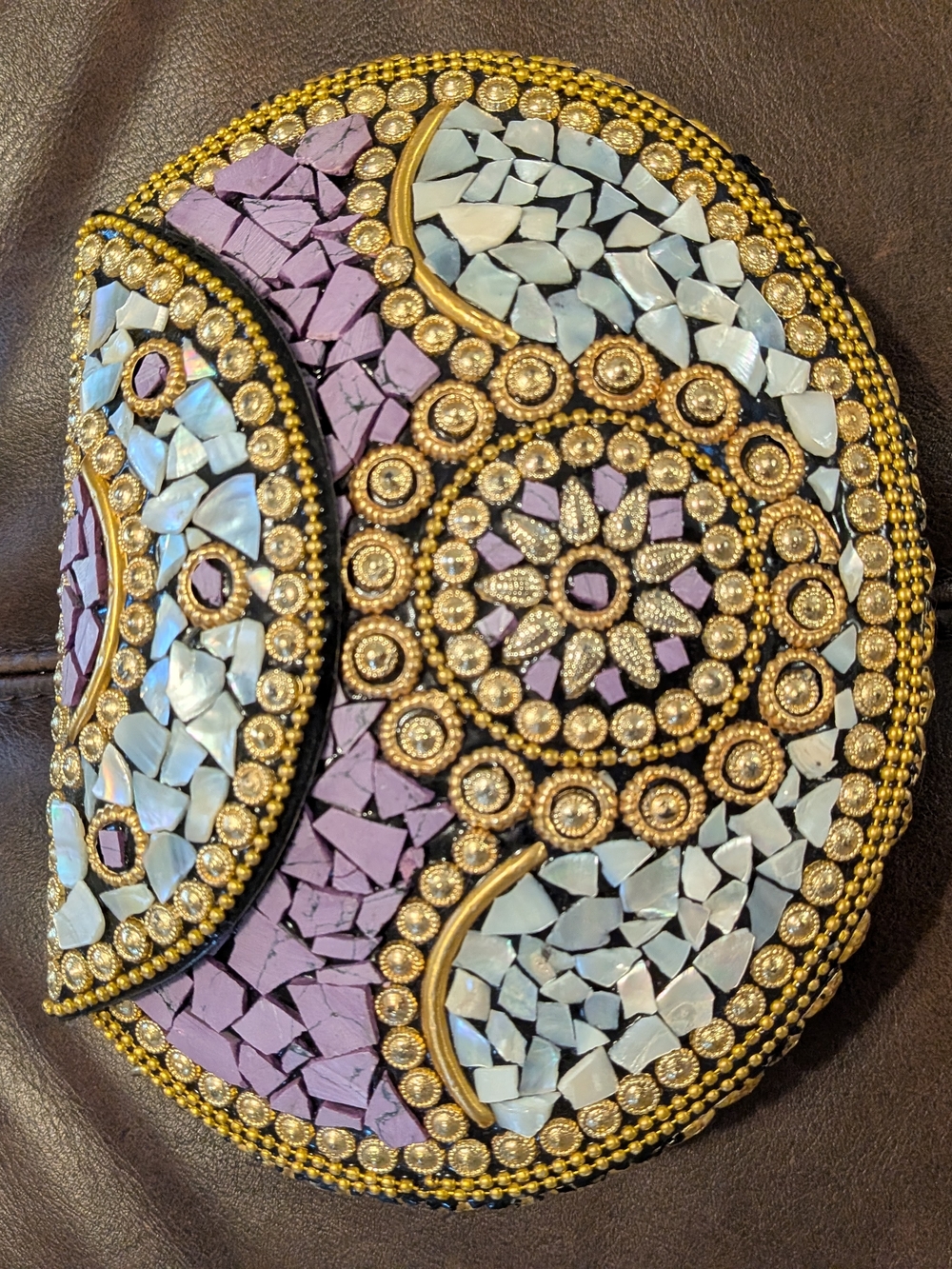 Ramla Embellished Mosaic Round Clutch - Lavender & White Shell